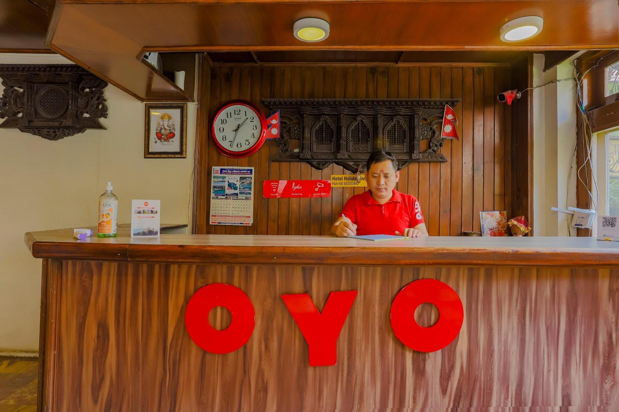 Oyo 795 Hotel Holiday Inn Катманду Экстерьер фото
