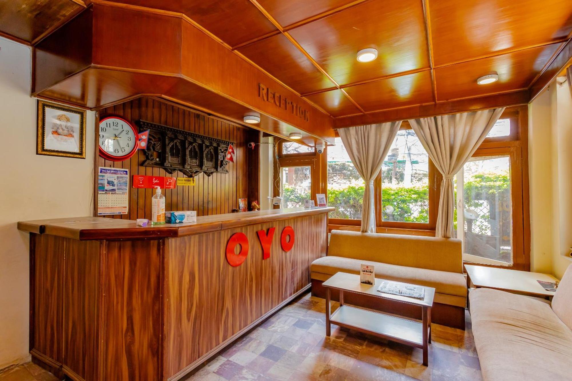 Oyo 795 Hotel Holiday Inn Катманду Экстерьер фото